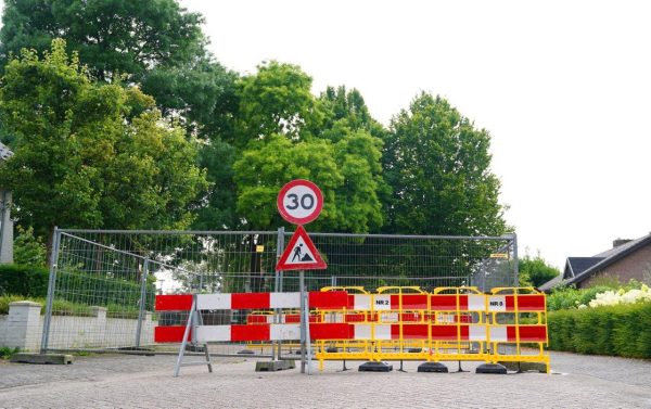 2024-07-23_Meesters_Multi_Media_Foto`s_Sinkehol_In_De_Weg_Tilburgstraat_Helvoirt1