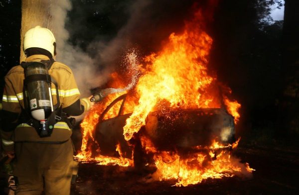 Autobrand Kasteellaan Haaren 14