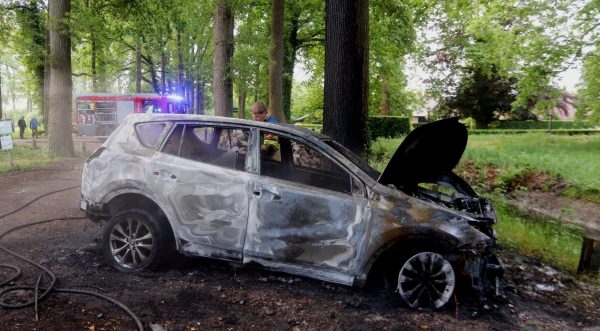 Autobrand Kasteellaan Haaren 3