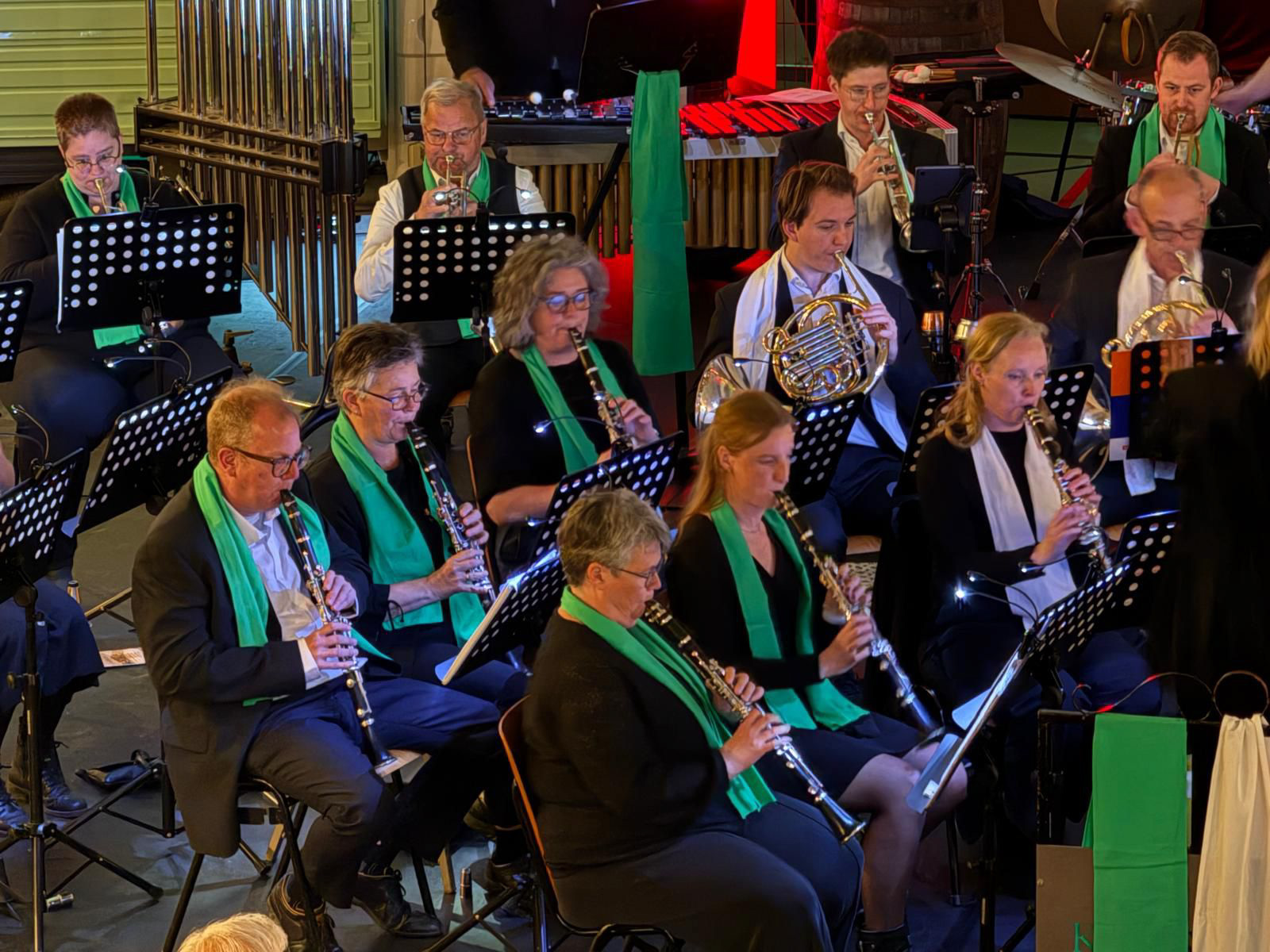 Foto uitzwaaiconcert 8_Helvoirt.Net