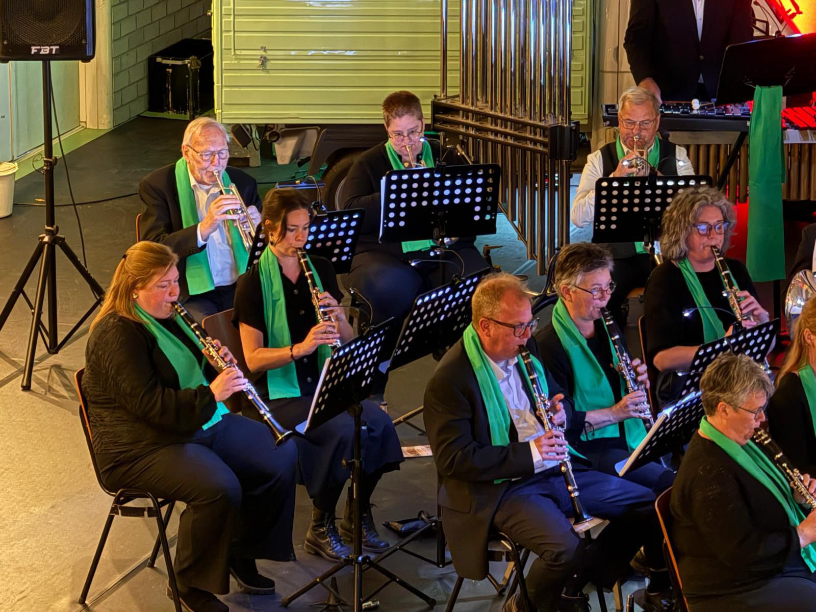 Foto uitzwaaiconcert 9_Helvoirt.Net