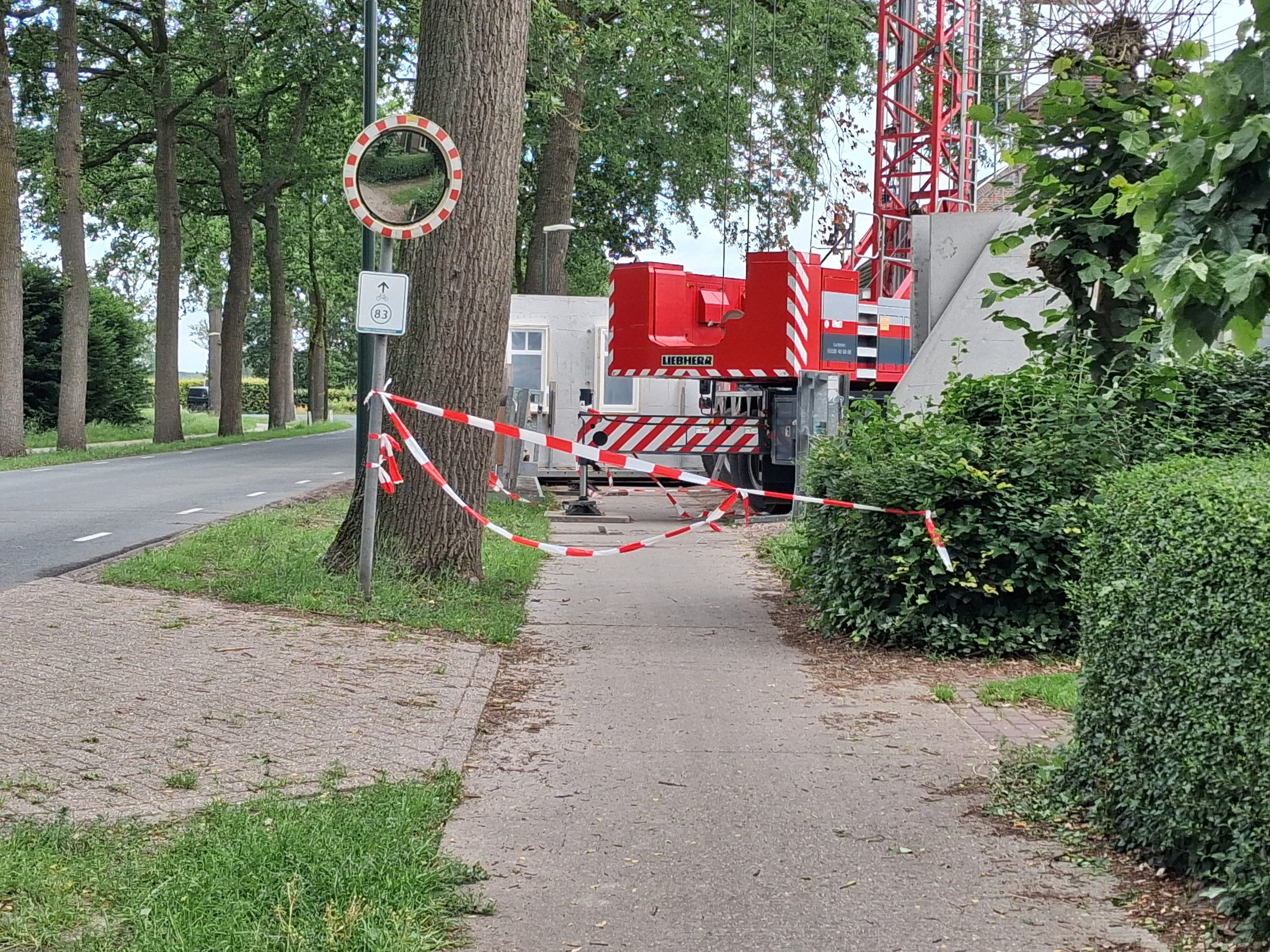 Handhaving bij fietspad blokkade Helvoirtsestraat