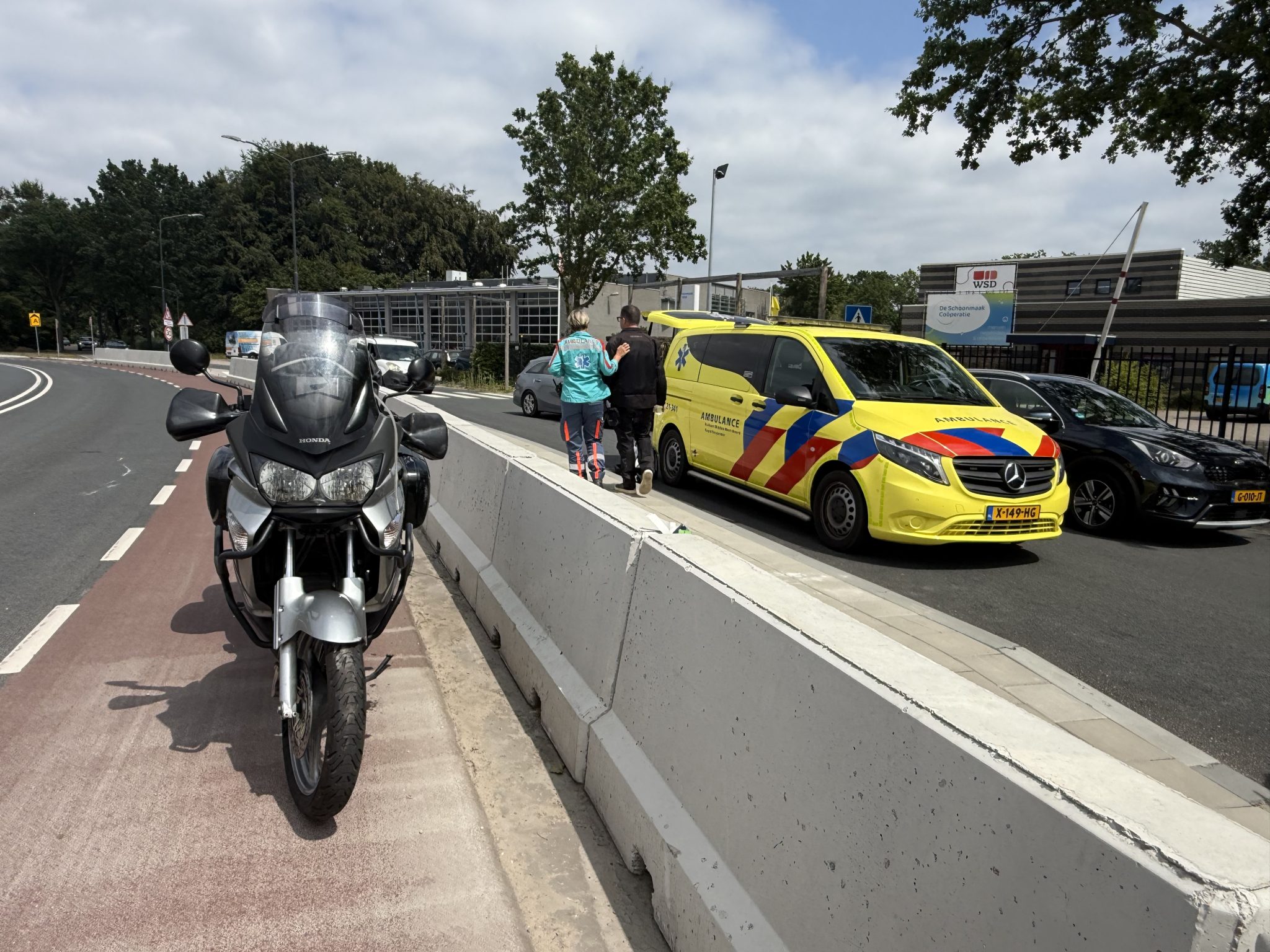 Motorrijder gewond na val bij werkzaamheden aan Laagstraat in Vught bartm 17jul26 (3)