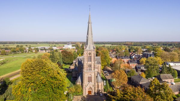 Nicolaaskerk toren met omgeving