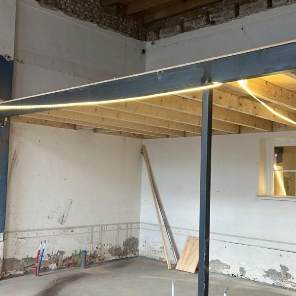 Oude school verbouwing van binnen
