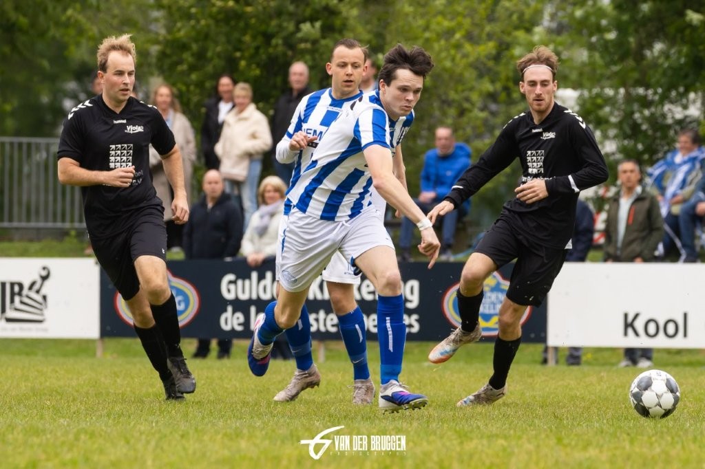 VV HELVOIRT KAMPIOEN 16mei26 Gerben vd Br (6)