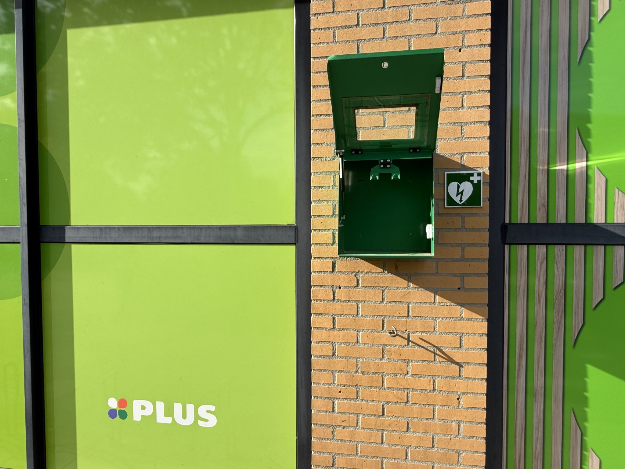 aed gestolen 10sep26 (1)