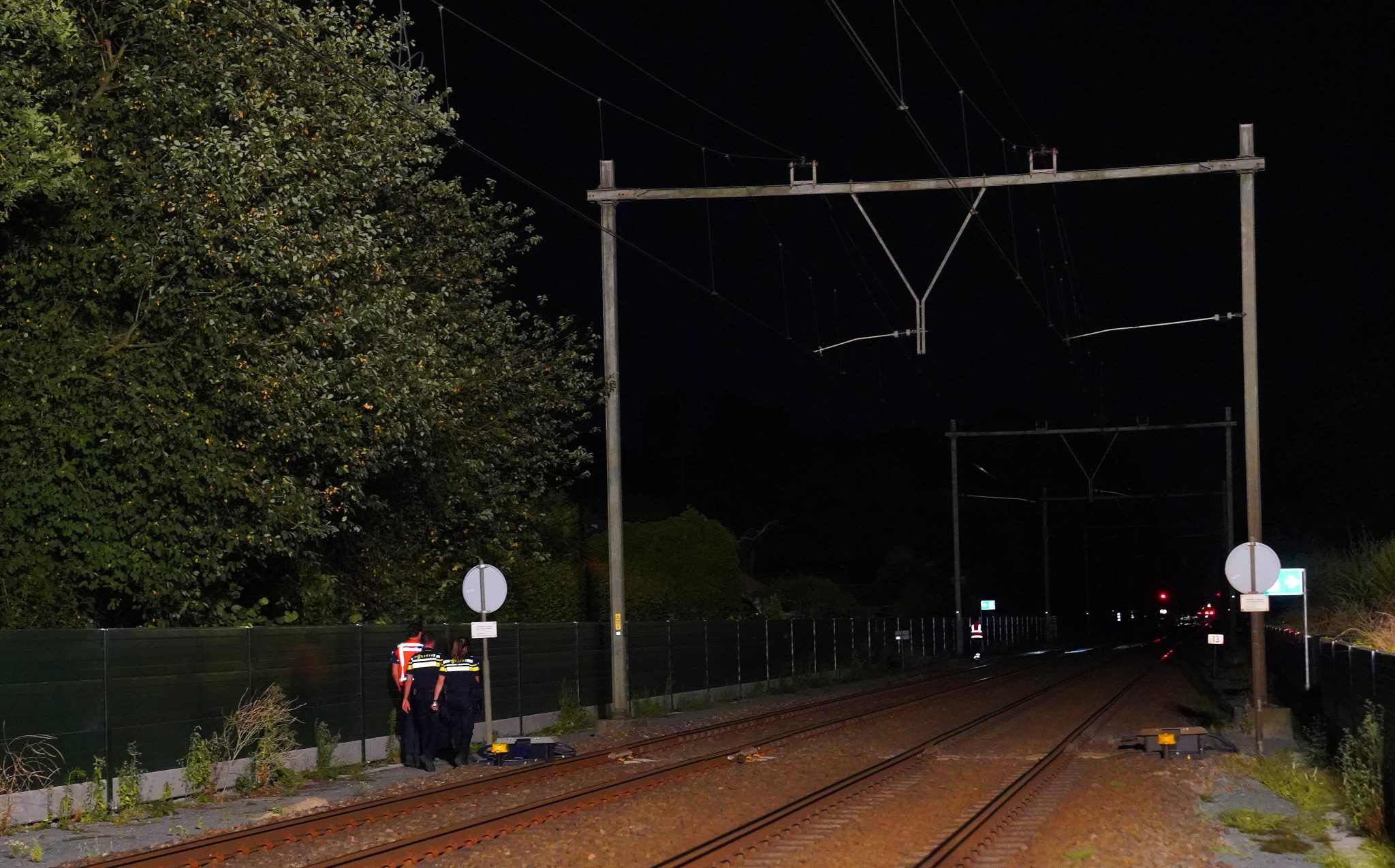persoon onder trein 3aug26 BartM (3)