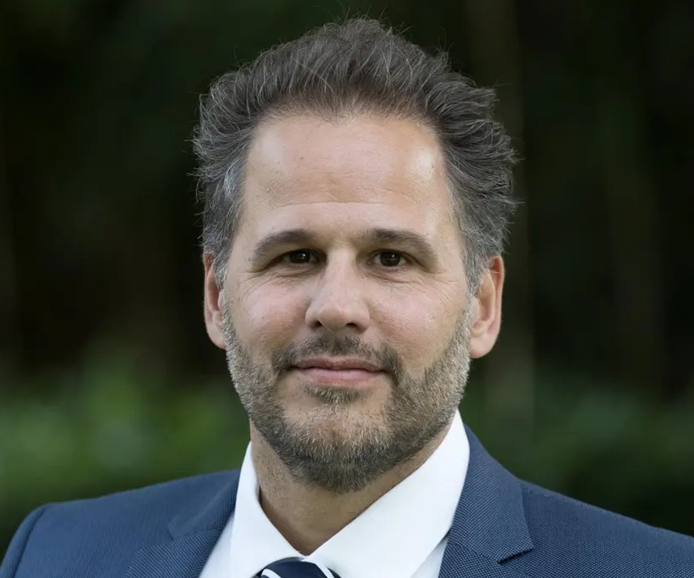 Gemeentesecretaris Vught eruit